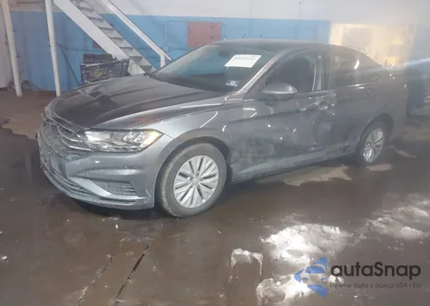 2019 Volkswagen Jetta 1.4T R-Line/1.4T S/1.4T Se z USA, uszkodzony, nr VIN 3VWC57BU5KM228211